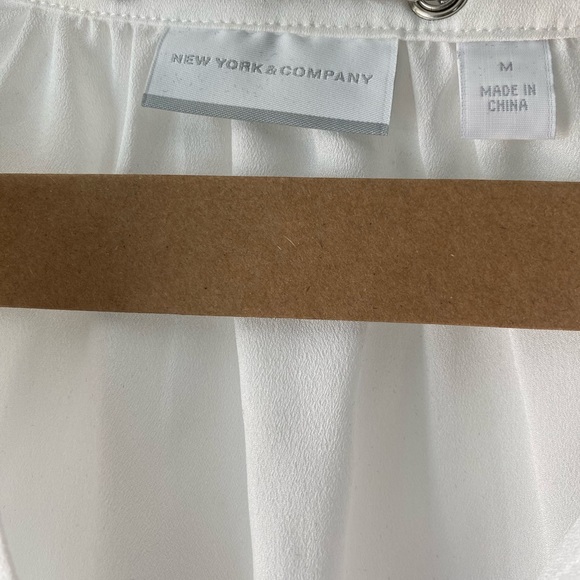 NEW YORK & COMPANY White Long Sleeve Top Medium Size New - Picture 6 of 7